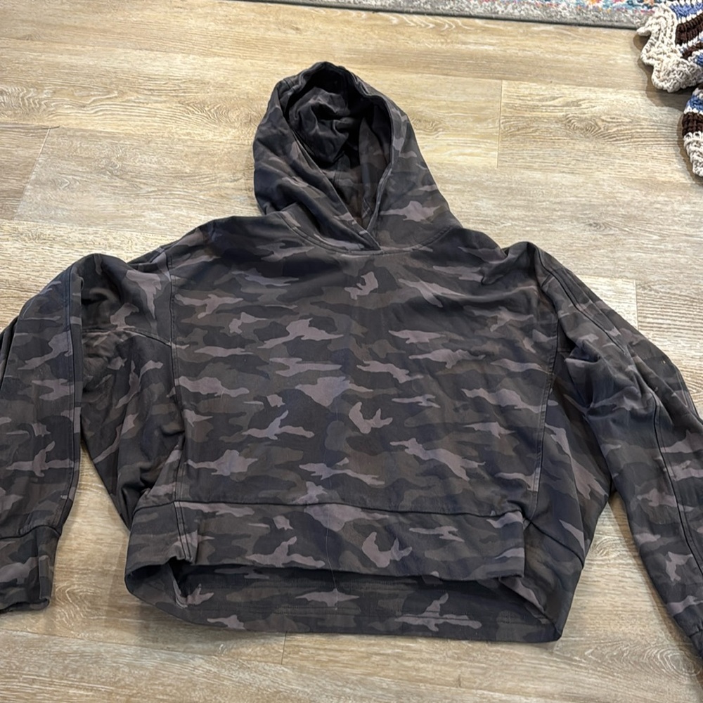 Women’s athleta sweatshirt